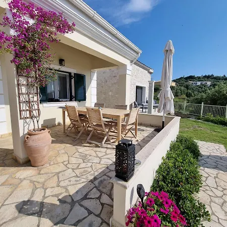 Theia Et Theia Kavvadades