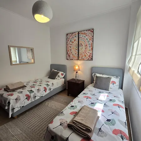 Theia Et Theia Kavvadades