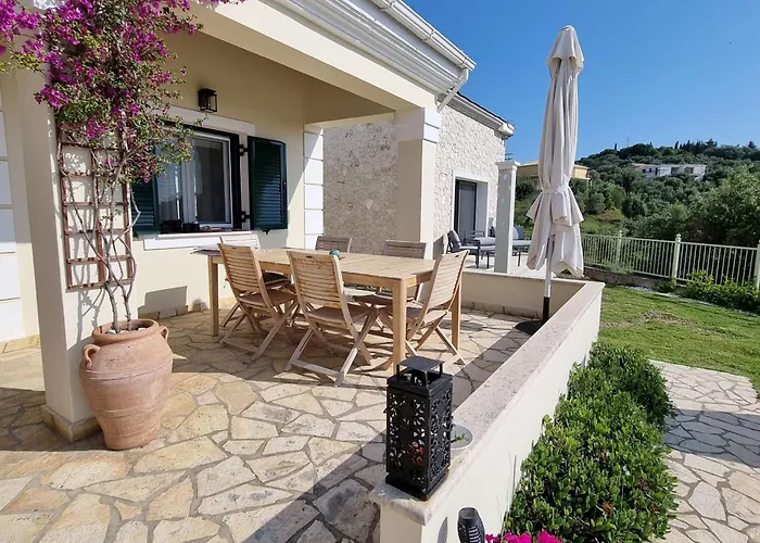 Theia Et Theia Kavvadades