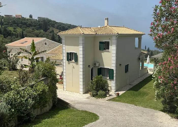 Theia Et Theia Kavvadades