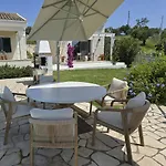 Villa Theia Et Theia *